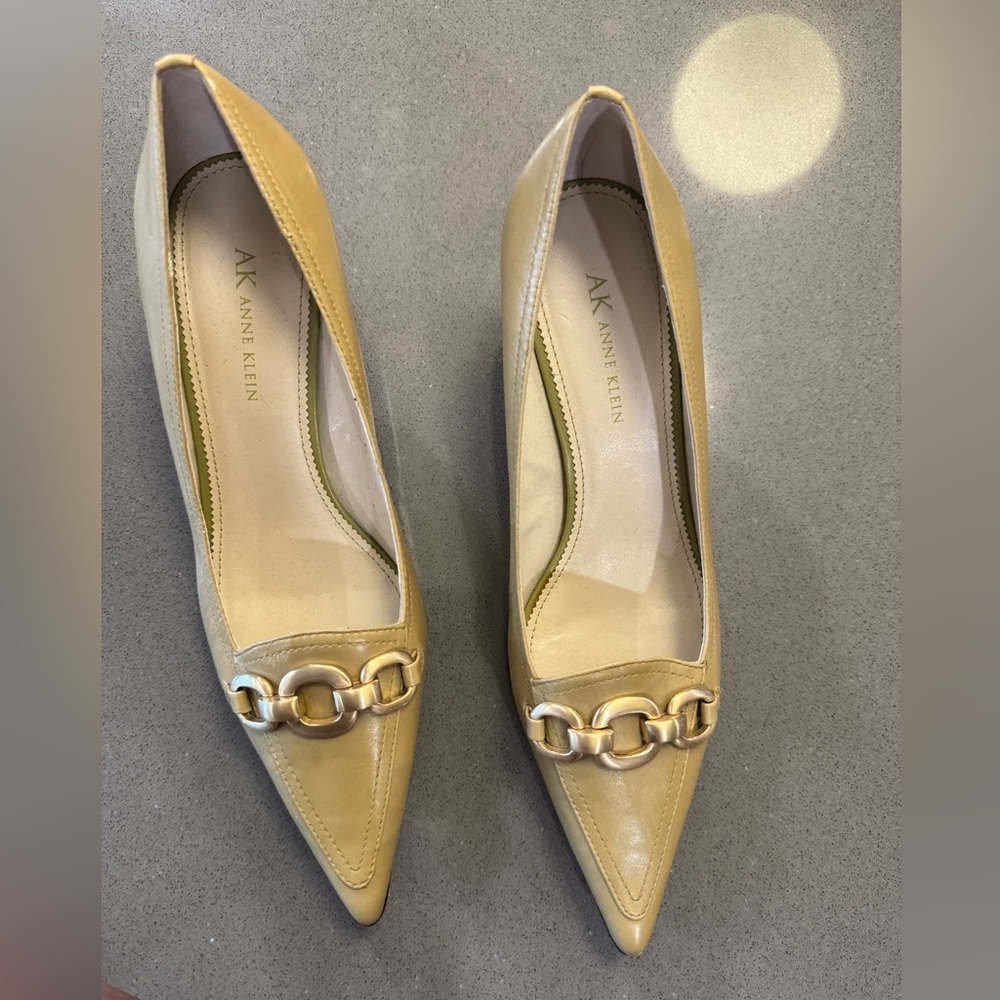 Ann Klein pump